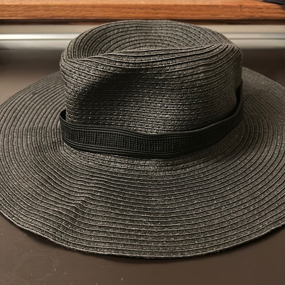 Madewell packable black straw hat NWOT with adjustable band